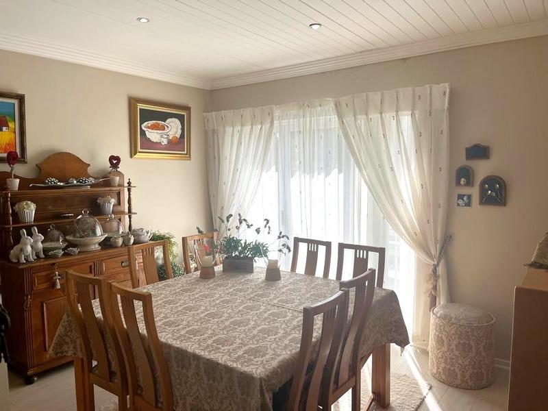 4 Bedroom Property for Sale in Hartenbos Central Western Cape